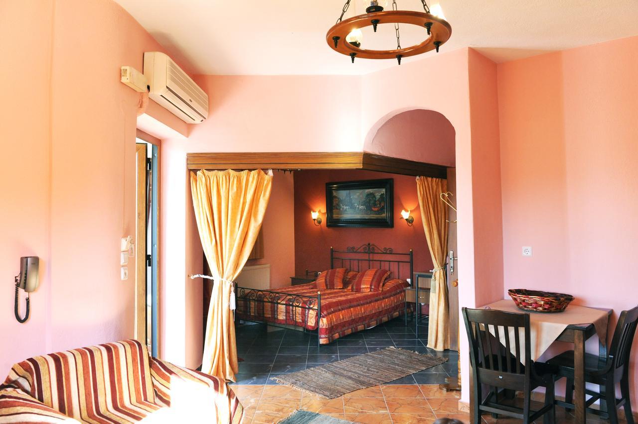 קרקיני Morfi Hotel חדר תמונה