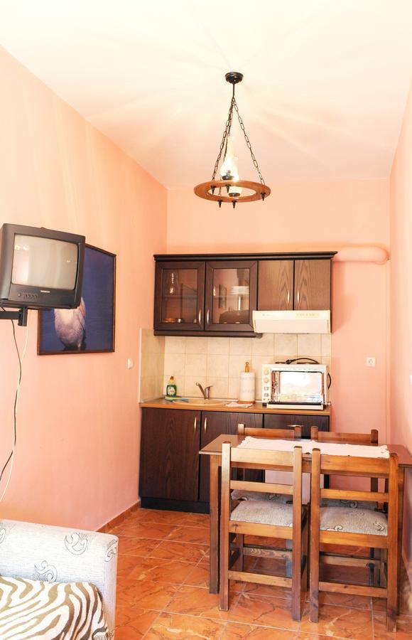 קרקיני Morfi Hotel חדר תמונה